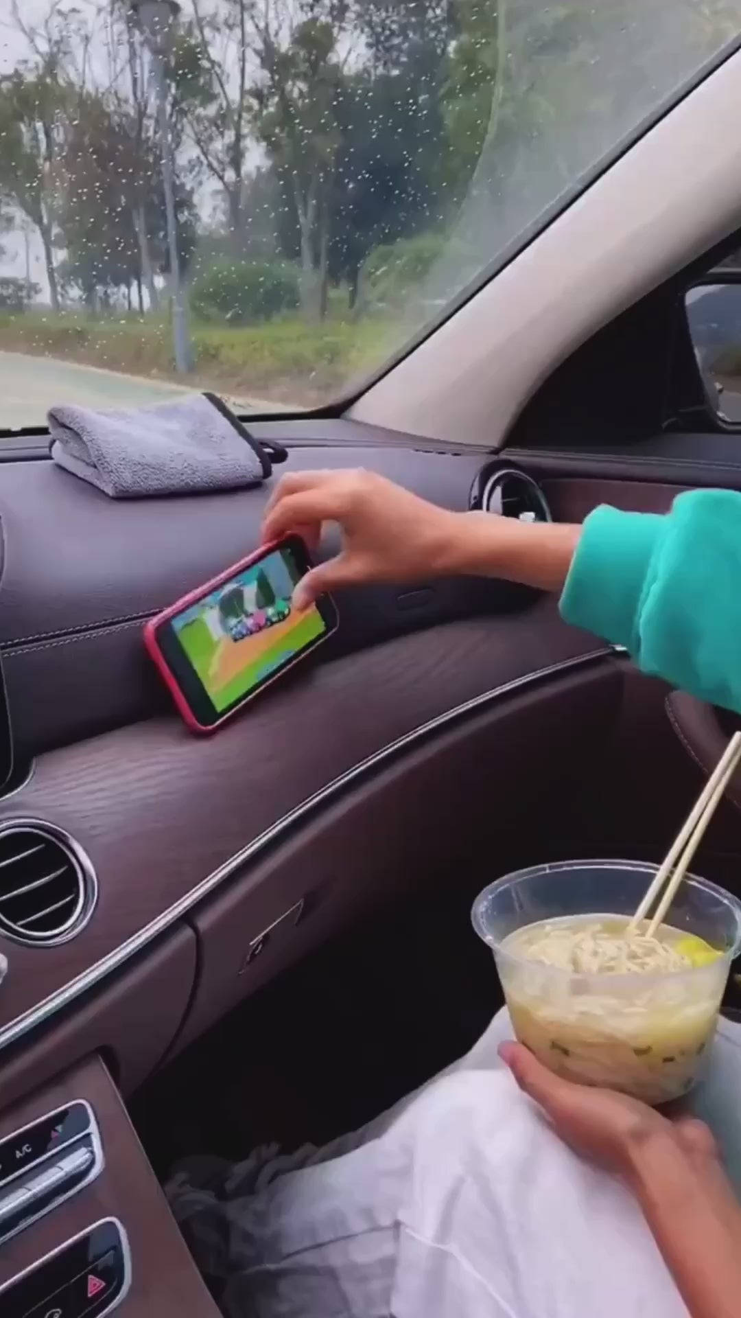 Soporte multifuncional antideslizante para auto
